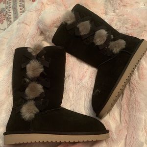 Kookaburra by Ugg black boots with fur and bows